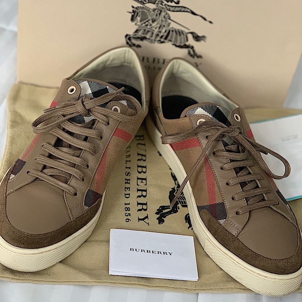 Burberry Men Shoes.
